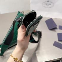 2026人気アイテム PRADA コピー ショルダーバッグ 三角 ロゴ Saffiano ナイロン ベルト取り外し可能 プラダ