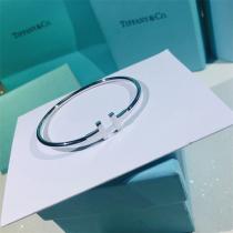 トレンド感を出す★ ティファニー 偽物 ブレスレット Tiffany & Co. 925シルバー シンプル バングル T