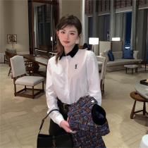 23年春先のアイテム Saint Laurent スーパーコピー シャツ レディース イヴ・サンローラン ミニマル エレガント風