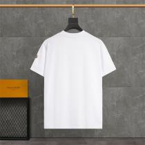 ☆芸能人愛用☆MONCLER  Tシャツ モンクレール 純綿生地 カラフルなロゴ 貼り付け 純綿 