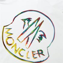 ☆芸能人愛用☆MONCLER  Tシャツ モンクレール 純綿生地 カラフルなロゴ 貼り付け 純綿 