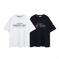 魅力をアピール MONCLER スーパーコピー Tシャツ 柄 モンクレール プリント 綿生地 貼り付け ロゴ 