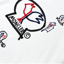 お洒落心をくすぐられる モンクレール 偽物 Tシャツ 落書きロゴ 純綿生地 MONCLER 貼り付け 男女兼用