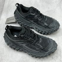 軽快な履き心地 BALENCIAGA スーパーコピー スニーカー Defenderシリーズ チャンキータイヤ バレンシアガ