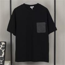 おすすめの春夏コーデ LOEWE スーパーコピー Tシャツ レザー 半袖 ロエベ 偽ポケット ロゴ  