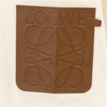 おすすめの春夏コーデ LOEWE スーパーコピー Tシャツ レザー 半袖 ロエベ 偽ポケット ロゴ  