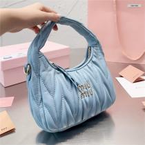 MIUMIU コピー ハンドバッグ wanderシリーズ hoboデザイン ミュウミュウ nappaレザー