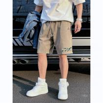 トレンド感たっぷり MONCLER コピー ハーフパンツ レトロ感 水洗い加工 モンクレール 落書きロゴ