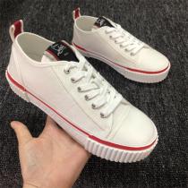 Christian Louboutinルブタンスニーカーコピー2026新作入荷カジュアルシューズ人気品質保証