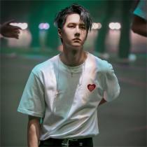 LOUIS VUITTON 偽物 Ｔシャツ ガールズドントクライＸルイヴィトンコラボ 半袖 コットン生地 Girls Don't Cry