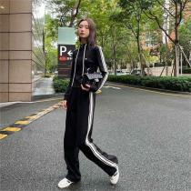 季節を問わず セリーヌ コピー セットアップ ジャージ セットアップ ストライプ柄 ロゴ 刺繍 CELINE