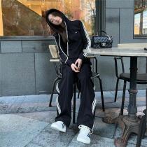 季節を問わず セリーヌ コピー セットアップ ジャージ セットアップ ストライプ柄 ロゴ 刺繍 CELINE