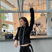 季節を問わず セリーヌ コピー セットアップ ジャージ セットアップ ストライプ柄 ロゴ 刺繍 CELINE