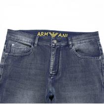 ヨーロッパバージョン アルマーニ スーパーコピー ジーンズ ロゴ 貼り付け 刻印 シルエット ARMANI