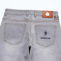 23FW☆MONCLER コピー ジーンズ 刻印 ロゴ 刺繡 レザー デニム モンクレール 浅色 モンクレール