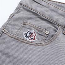 23FW☆MONCLER コピー ジーンズ 刻印 ロゴ 刺繡 レザー デニム モンクレール 浅色 モンクレール