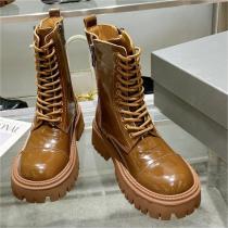 オシャレな秋冬コーデスタイル BALENCIAGA コピー ブーツ 厚底ソール 3色 ロゴ バレンシアガ