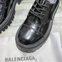 【2026FW最新作】バレンシアガ コピー レースアップシューズ BALENCIAGA ロゴ 刻印 厚めソール