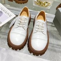 【2026FW最新作】バレンシアガ コピー レースアップシューズ BALENCIAGA ロゴ 刻印 厚めソール