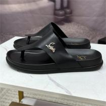 クリスチャンルブタン コピー サンダル ロゴ 刻印 金属 貼り付け 柔らかいレザー Christian Louboutin