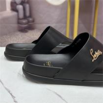 クリスチャンルブタン コピー サンダル ロゴ 刻印 金属 貼り付け 柔らかいレザー Christian Louboutin