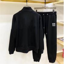 自然でソフトな軽い着心地 モンクレール コピー 上下セット スウェット素材 ロゴ 貼り付け MONCLER