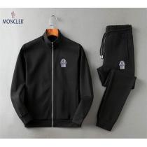 ストリートスタイル感たっぷり モンクレール 上下セット 偽物 ロゴ 貼り付け スプレー柄 スウェット MONCLER  