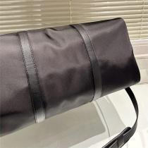誰にも夢中になるトレンド PRADA コピー ボストンバッグ 金属 三角 ロゴ 芸能人愛用 プラダ 50cm