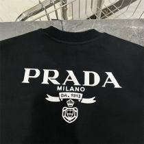存在感抜群アイテム PRADA コピー トレーナー レザー 三角 ロゴ 純綿生地 ロゴプリント柄 プラダ