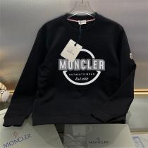 大人っぽい雰囲気が感じ モンクレール 偽物 トレーナー ロゴ プリント 柄 ワッペン MONCLER 2色 男女兼用   