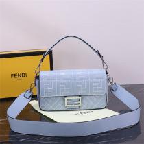 収納性ｘ機能性 フェンディ スーパー コピー ハンドバッグ Baguette ショルダーベルト ffロゴ 刺繡 FENDI