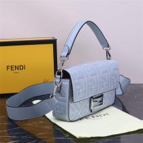 収納性ｘ機能性 フェンディ スーパー コピー ハンドバッグ Baguette ショルダーベルト ffロゴ 刺繡 FENDI