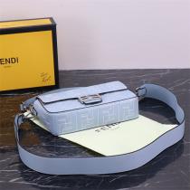収納性ｘ機能性 フェンディ スーパー コピー ハンドバッグ Baguette ショルダーベルト ffロゴ 刺繡 FENDI