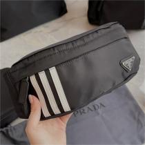2026ss最新作 プラダ 偽物 ウェストバッグ Adidas x PRADAコラボ ナイロン ストライプ柄 ユニセックス