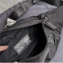 2026ss最新作 プラダ 偽物 ウェストバッグ Adidas x PRADAコラボ ナイロン ストライプ柄 ユニセックス