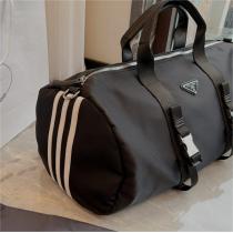 ファッション新品 プラダ スーパーコピー ボストンバッグ PRADA × Adidas Re-Nylonシリーズ ストライプ