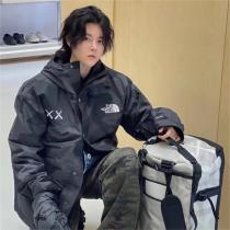 ザノースフェイス コピー ジャケット 迷彩 THE NORTH FACE x KAWS コラボ フード付き DRYVENT生地