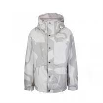 ザノースフェイス コピー ジャケット 迷彩 THE NORTH FACE x KAWS コラボ フード付き DRYVENT生地