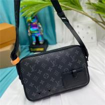 定番人気作 LOUIS VUITTON コピー メッセンジャーバッグ Alpha モノグラム Graphite ルイヴィトン