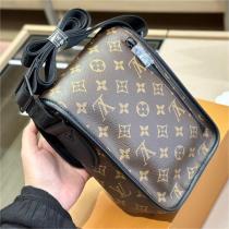 LOUIS VUITTON スーパーコピー ショルダーバッグ アーチ ロゴ モノグラム コンパクト型 ルイヴィトン