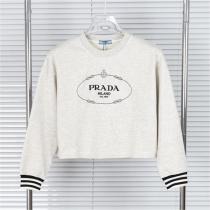 今の時季から活躍 PRADA スーパーコピー トレーナー 刺繡ロゴ ストライプ ショート コットン生地 通気性 プラダ