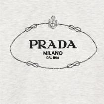 今の時季から活躍 PRADA スーパーコピー トレーナー 刺繡ロゴ ストライプ ショート コットン生地 通気性 プラダ