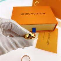 存在感のある ルイヴィトン スーパーコピー リング モノグラム ロゴ 刻印 シンプル ミニマル風 LOUIS VUITTON