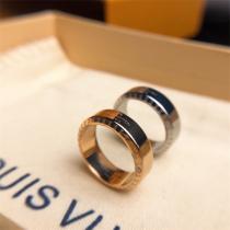 存在感のある ルイヴィトン スーパーコピー リング モノグラム ロゴ 刻印 シンプル ミニマル風 LOUIS VUITTON