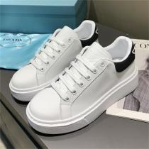 2026秋冬コレクション♥PRADA スーパーコピー スニーカー ロゴ刻印 レザー プラダ 2色
