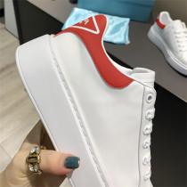 2026秋冬コレクション♥PRADA スーパーコピー スニーカー ロゴ刻印 レザー プラダ 2色