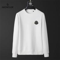 クールさがあるスタイル MONCLER コピー トレーナー 定番 ロゴ ワッペン 相対色 クルーネック モンクレール★