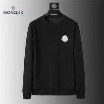クールさがあるスタイル MONCLER コピー トレーナー 定番 ロゴ ワッペン 相対色 クルーネック モンクレール★