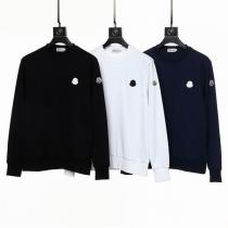 幅広い着こなしアイテム MONCLER 偽物 トレーナー ロゴ ワッペン 反対色 プリント柄 かっこいい 綿 モンクレール