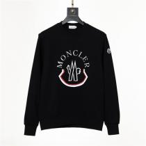 トレンド感を出す2026 MONCLER コピー トレーナー 定番 ロゴ 黒と赤 ワッペン 貼り付け 綿生地 モンクレール